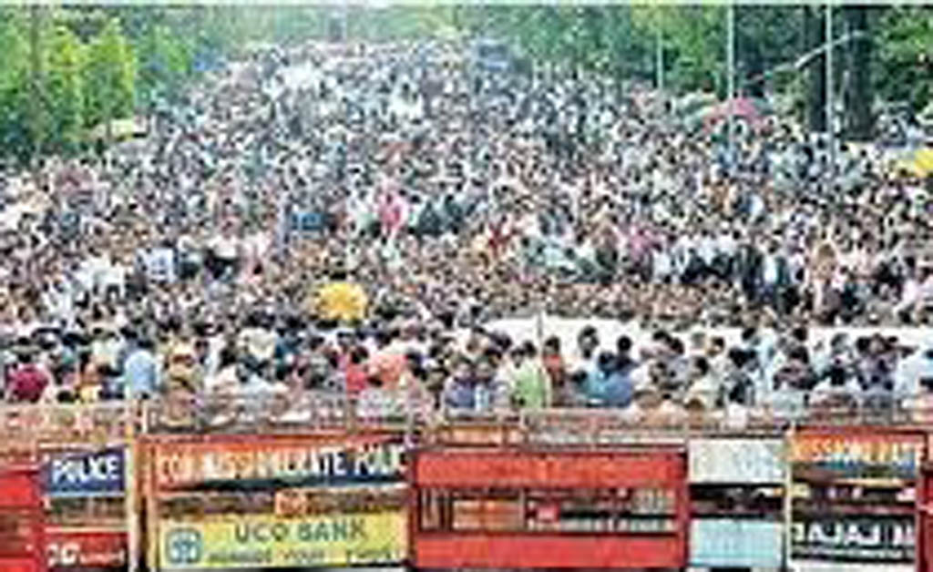 ଗାନ୍ଧିମାର୍ଗରେ ଅହୋରାତ୍ର ଧାରଣାରେ ଶିକ୍ଷକ, ଅଧ୍ୟାପକ ଓ ଶିକ୍ଷାକର୍ମଚାରୀ ଗାନ୍ଧିମାର୍ଗରେ ଅହୋରାତ୍ର ଧାରଣାରେ ଶିକ୍ଷକ, ଅଧ୍ୟାପକ ଓ ଶିକ୍ଷାକର୍ମଚାରୀ