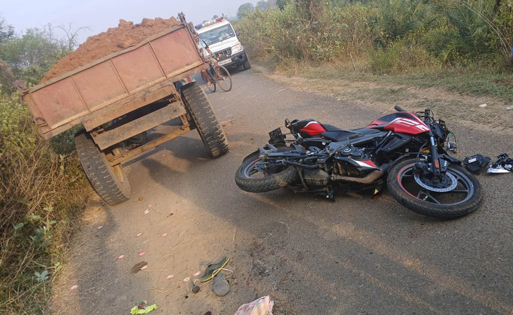 ବାଣପୁରରେ ମର୍ମନ୍ତୁଦ ସଡକ ଦୁର୍ଘଟଣା: ୨ ବାଇକ ଆରୋହୀଙ୍କ ମୃତ୍ୟୁ, ଅନ୍ୟଜଣେ ଗୁରୁତର ବାଣପୁରରେ ମର୍ମନ୍ତୁଦ ସଡକ ଦୁର୍ଘଟଣା: ୨ ବାଇକ ଆରୋହୀଙ୍କ ମୃତ୍ୟୁ, ଅନ୍ୟଜଣେ ଗୁରୁତର