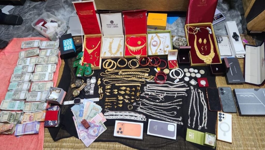 ଫରେଷ୍ଟରଙ୍କ ଘରୁ ମିଳିଲା ୧ କେଜି ସୁନା