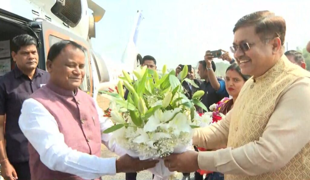 ବାଣପୁରରେ ମୁଖ୍ୟମନ୍ତ୍ରୀ ମୋହନ ମାଝୀ, ସ୍ବାଗତ କଲେ ମନ୍ତ୍ରୀ ପୃଥୀରାଜ ହରିଚନ୍ଦନ ଓ ସାଂସଦ ସମ୍ବିତ ପାତ୍ର ବାଣପୁରରେ ମୁଖ୍ୟମନ୍ତ୍ରୀ ମୋହନ ମାଝୀ,