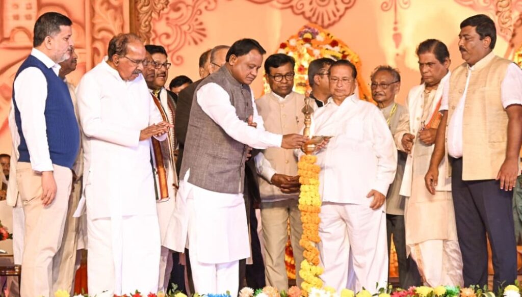 ଜାନକୀ ପଟ୍ଟନାୟକଙ୍କ ଜନ୍ମ ଶତବାର୍ଷିକୀ କାର୍ଯ୍ୟକ୍ରମରେ ଯୋଗଦେଲେ ମୁଖ୍ୟମନ୍ତ୍ରୀ, କହିଲେ… ଜାନକୀ ପଟ୍ଟନାୟକ