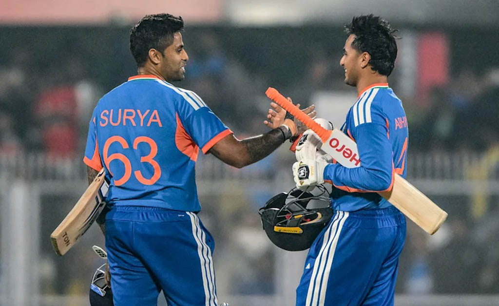 ଟି-୨୦ ବିଶ୍ୱକପ୍ ପୂର୍ବରୁ ସୂର୍ଯ୍ୟକୁମାର ଯାଦବଙ୍କ ରାଙ୍କିଙ୍ଗରେ ବଡ ଉନ୍ନତି: ଅଭିଷେକ ଶର୍ମାଙ୍କୁ କ୍ଷତି ସୂର୍ଯ୍ୟକୁମାର ଯାଦବ: ଅଭିଷେକ ଶର୍ମା