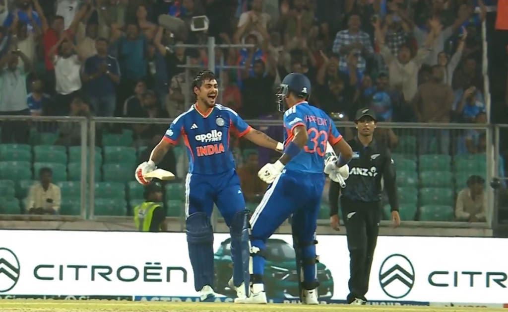 ଇଶାନଙ୍କ ଶତକ ଏବଂ ଅର୍ଶଦୀପଙ୍କ ପଞ୍ଝା: ପଞ୍ଚମ ଟି-୨୦କୁ ୪୬ ରନରେ ଜିତିଲା ଭାରତ ଇଶାନଙ୍କ ଶତକ ଏବଂ ଅର୍ଶଦୀପଙ୍କ ପଞ୍ଝା: ପଞ୍ଚମ ଟି-୨୦କୁ ୪୬ ରନରେ ଜିତିଲା ଭାରତ