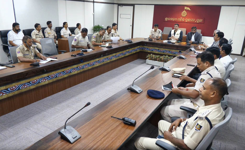 ଶ୍ରୀମନ୍ଦିରରେ ପ୍ରୋଟକଲ ଦର୍ଶନ ବ୍ୟବସ୍ଥାରେ ଅଘଟଣ: କ୍ଷମା ପ୍ରାର୍ଥନା କଲେମୁଖ୍ୟ ପ୍ରଶାସକ ଶ୍ରୀମନ୍ଦିରରେ ପ୍ରୋଟକଲ ଦର୍ଶନ ବ୍ୟବସ୍ଥାରେ ଅଘଟଣ: କ୍ଷମା ପ୍ରାର୍ଥନା କଲେମୁଖ୍ୟ ପ୍ରଶାସକ