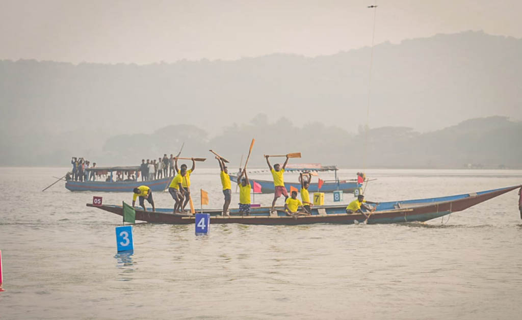 ଉପ ମୁଖ୍ୟମନ୍ତ୍ରୀଙ୍କ ଦ୍ଵାରା ଚିଲିକା ଦେଶୀ ଡଙ୍ଗା ଚାଳନା ପ୍ରତିଯୋଗିତା ଉଦ୍ଘାଟିତ ଚିଲିକା ଦେଶୀ ଡଙ୍ଗା ଚାଳନା ପ୍ରତିଯୋଗିତା