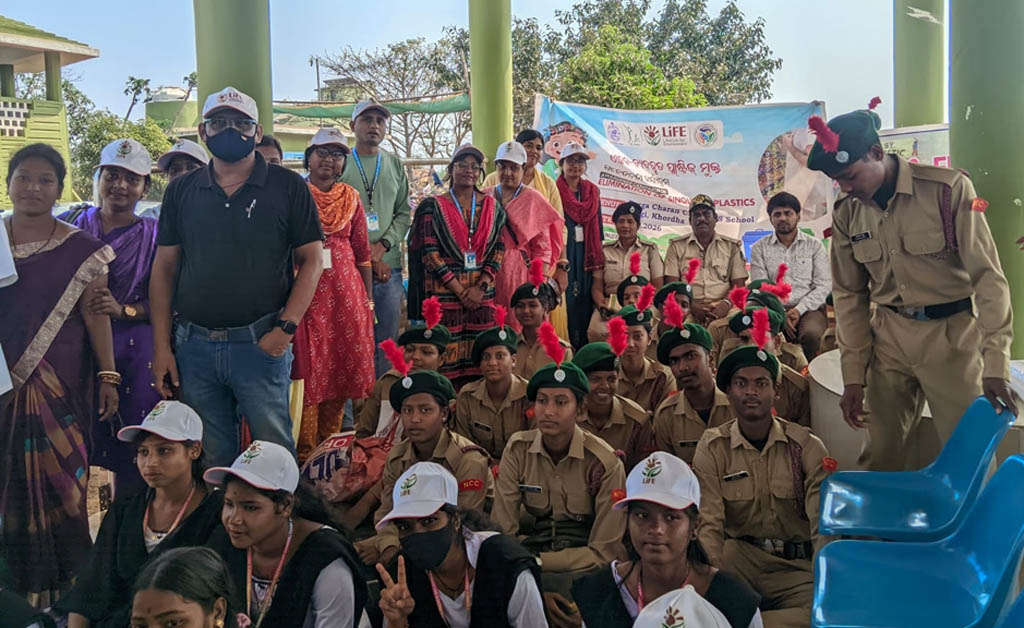 ମଙ୍ଗଳାଜୋଡି ଜଳାଶୟରେ ପ୍ଲାଷ୍ଟିକ ମୁକ୍ତ ସଚେତନତା ଅଭିଯାନ ମଙ୍ଗଳାଜୋଡି ଜଳାଶୟରେ ପ୍ଲାଷ୍ଟିକ ମୁକ୍ତ ସଚେତନତା ଅଭିଯାନ