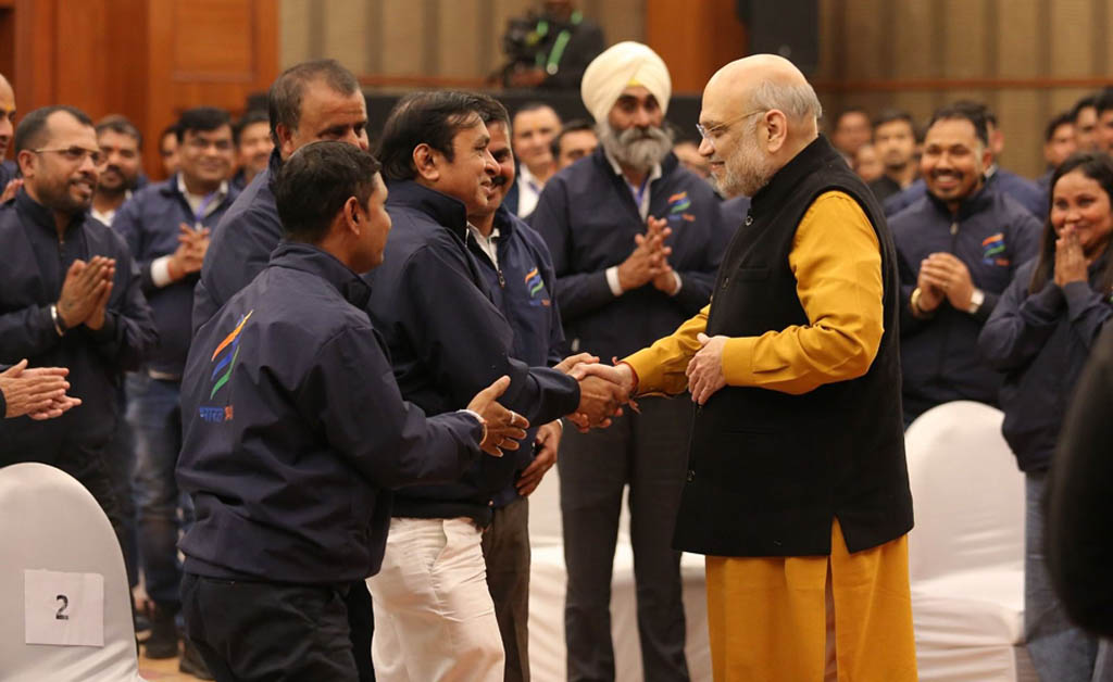 ଭାରତ ଟ୍ୟାକ୍ସିର ‘ସାରଥି’ ମାନଙ୍କ ସହ ମତ ବିନିମୟ କଲେ ଅମିତ ଶାହ ଭାରତ ଟ୍ୟାକ୍ସିର ‘ସାରଥି’ ମାନଙ୍କ ସହ ମତ ବିନିମୟ କଲେ ଅମିତ ଶାହ