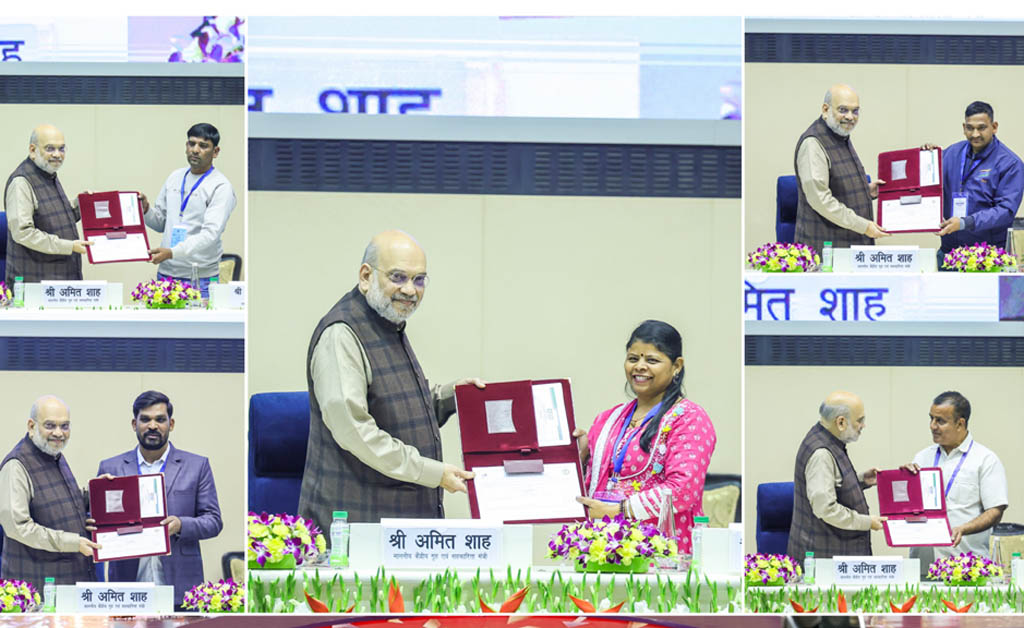 ଭାରତର ପ୍ରଥମ ସମବାୟ-ଭିତ୍ତିକ ଟ୍ୟାକ୍ସି ସେବା ‘ଭାରତ ଟ୍ୟାକ୍ସି’ର ଶୁଭାରମ୍ଭ କଲେ ଅମିତ ଶାହ ଭାରତର ପ୍ରଥମ ସମବାୟ-ଭିତ୍ତିକ ଟ୍ୟାକ୍ସି ସେବା ‘ଭାରତ ଟ୍ୟାକ୍ସି’ର ଶୁଭାରମ୍ଭ କଲେ ଅମିତ ଶାହ