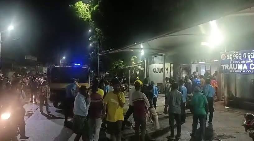 କଟକ ମେଡିକାଲରେ ଭୟଙ୍କର ଅଗ୍ନିକାଣ୍ଡ, ୧୦ ମୃତ, ସଂଖ୍ୟା ବଢିବା ଆଶଙ୍କା କଟକ ମେଡିକାଲ