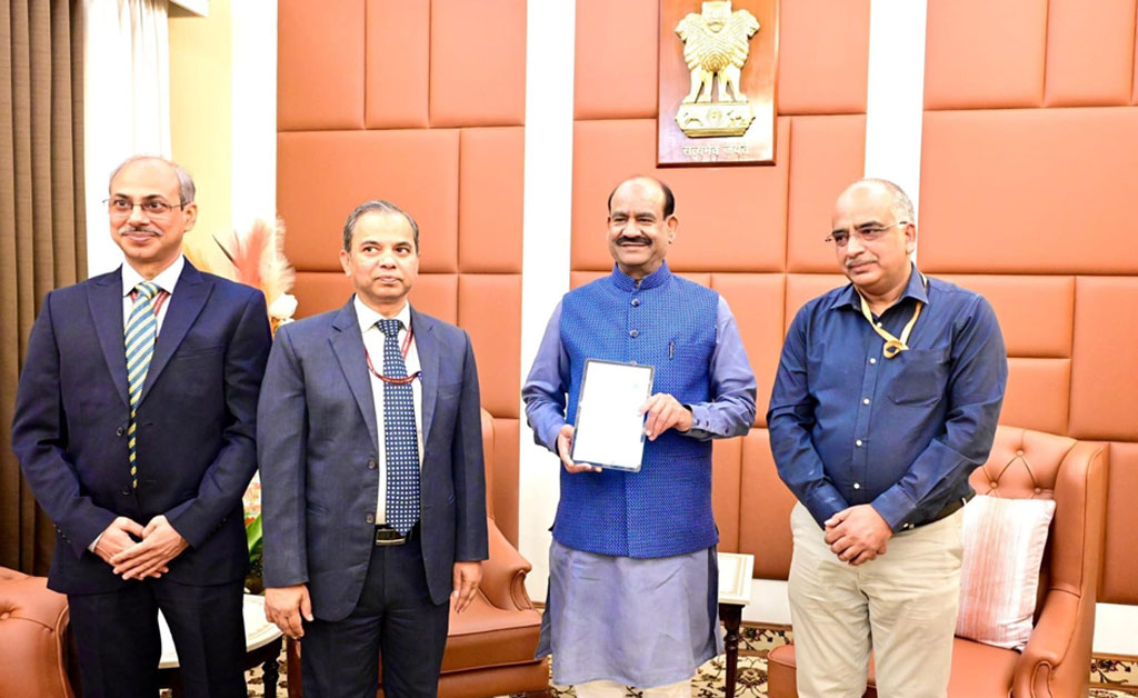 ଜନଗଣନା-୨୦୨୭ରେ ସାମିଲ ହେଲେ ଲୋକସଭା ବାଚସ୍ପତି; ସମ୍ପୂର୍ଣ୍ଣ କଲେ ଡିଜିଟାଲ୍ ସ୍ୱ-ଗଣନା ଜନଗଣନା-୨୦୨୭ରେ ସାମିଲ ହେଲେ ଲୋକସଭା ବାଚସ୍ପତି; ସମ୍ପୂର୍ଣ୍ଣ କଲେ ଡିଜିଟାଲ୍ ସ୍ୱ-ଗଣନା