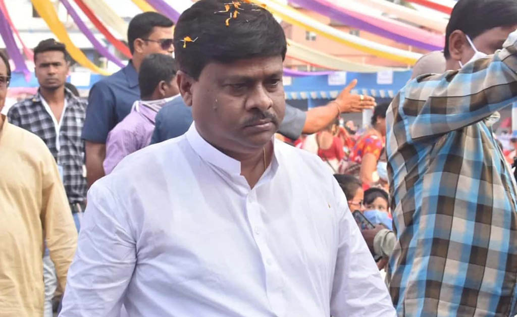 ପୁରୀରୁ ଗିରଫ ହେଲେ ମମତା ବାନାର୍ଜୀଙ୍କ ବିଧାୟକ: ଜାଣନ୍ତୁ କାରଣ ପୁରୀରୁ ଗିରଫ ହେଲେ ମମତା ବାନାର୍ଜୀଙ୍କ ବିଧାୟକ: ଜାଣନ୍ତୁ କାରଣ