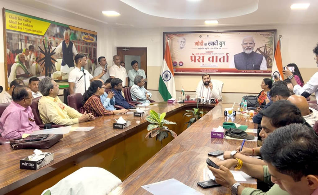 ୨୦୨୫-୨୬ରେ ଖଦି ଓ ଗ୍ରାମୋଦ୍ୟୋଗ କ୍ଷେତ୍ରରେ ରେକର୍ଡ ୧.୮୭ ଲକ୍ଷ କୋଟିର ବିକ୍ରୟ ୨୦୨୫-୨୬ରେ ଖଦି ଓ ଗ୍ରାମୋଦ୍ୟୋଗ କ୍ଷେତ୍ରରେ ରେକର୍ଡ ୧.୮୭ ଲକ୍ଷ କୋଟିର ବିକ୍ରୟ