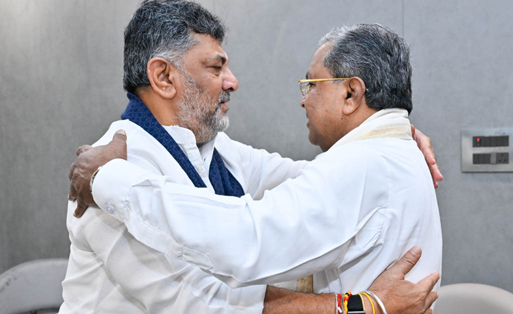 ଇସ୍ତଫା ଘୋଷଣା କଲେ କର୍ଣ୍ଣାଟକ ମୁଖ୍ୟମନ୍ତ୍ରୀ ସିଦ୍ଧରମୈୟା ଇସ୍ତଫା ଘୋଷଣା କଲେ କର୍ଣ୍ଣାଟକ ମୁଖ୍ୟମନ୍ତ୍ରୀ ସିଦ୍ଧରମୈୟା