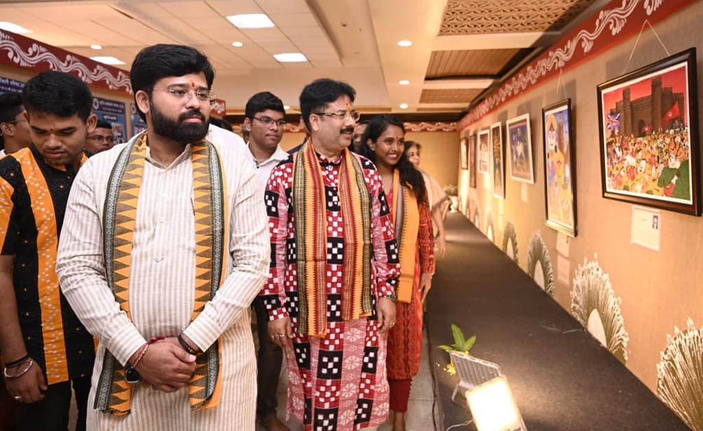 ଏବିଭିପିର ଜାତୀୟ କାର୍ଯ୍ୟନିର୍ବାହୀ ପରିଷଦର ପ୍ରଦର୍ଶନୀକୁ ଉଦଘାଟନ କଲେ ମନ୍ତ୍ରୀ କୃଷ୍ଣଚନ୍ଦ୍ର ମହାପାତ୍ର Krushna Chandra Mohapatra inaugurates ABVP exhibition