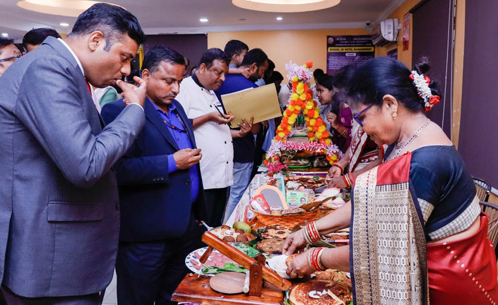 ସୋଆ ଏସ୍ଏଚ୍ଏମ୍ ପକ୍ଷରୁ ରଜ ପିଠା ପ୍ରତିଯୋଗିତା ସୋଆ ଏସ୍ଏଚ୍ଏମ୍ ପକ୍ଷରୁ ରଜ ପିଠା ପ୍ରତିଯୋଗିତା