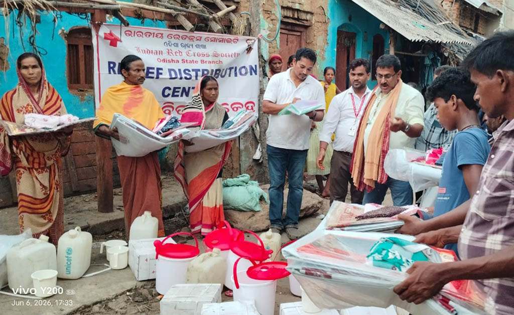 ଅଗ୍ନି ବିପନ୍ନଙ୍କୁ ରେଡ଼କ୍ରସ ପକ୍ଷରୁ ସହାୟତା ବାଣପୁର: ଅଗ୍ନି ବିପନ୍ନଙ୍କୁ ରେଡ଼କ୍ରସ ପକ୍ଷରୁ ସହାୟତା