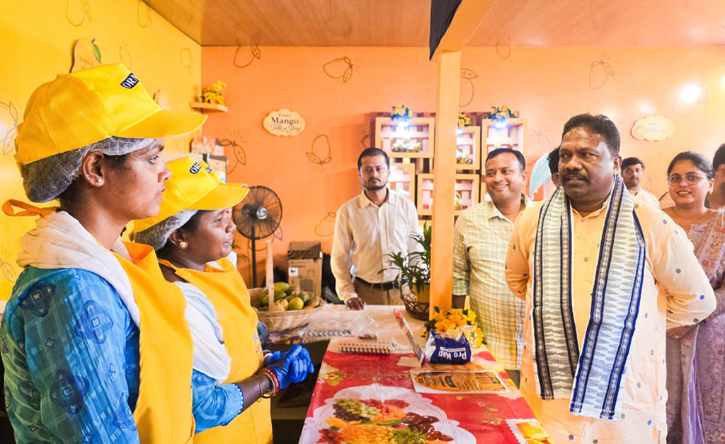 ରାଜ୍ୟର ୧୮ ଜିଲ୍ଲାରେ ଚାଲିଛି ମ୍ୟାଙ୍ଗୋ ଫେଷ୍ଟିଭାଲ: ଆସନ୍ତା ୧୦ ଜୁନ ପର୍ଯ୍ୟନ୍ତ ଚାଲିବ ମେଳା Mango Festival 2026 Started By ORMAS