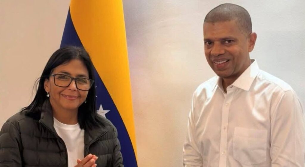 Pandian in Venezueal: ଭେନଜୁଏଲା ଭୂକମ୍ପ ଅଞ୍ଚଳରେ ପାଣ୍ଡିଆନ, ରାଜ୍ୟ ରାଜନୀତିରେ ପ୍ରବଳ ଚର୍ଚ୍ଚା ଭେନଜୁଏଲାରେ ପାଣ୍ଡିଆନ