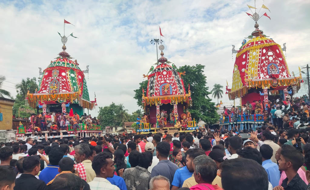 ଦ୍ୱିତୀୟ ଶ୍ରୀକ୍ଷେତ୍ରରେ ରଥଯାତ୍ରା ଦେଖିବାକୁ ଲକ୍ଷାଧିକ ଭକ୍ତ ସମାଗମ ଦ୍ୱିତୀୟ ଶ୍ରୀକ୍ଷେତ୍ରରେ ରଥଯାତ୍ରା