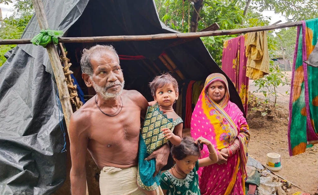 ନୟାଗଡ଼: ବାସସ୍ଥାନ ଯୋଜନାରୁ ବଞ୍ଚିତ ଦିନ ମଜୁରିଆଙ୍କ ପାଲ ତଳେ କଟୁଛି ଜୀବନ ନୟାଗଡ଼: ବାସସ୍ଥାନ ଯୋଜନାରୁ ବଞ୍ଚିତ ଦିନ ମଜୁରିଆଙ୍କ ପାଲ ତଳେ କଟୁଛି ଜୀବନ
