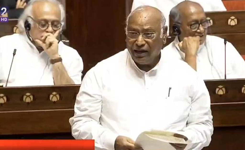 ଖଡଗେଙ୍କ ମନୁସ୍ମୃତି ଉପରେ ବୟାନ ସଂସଦରେ ହଙ୍ଗମା: ବିରୋଧ କଲା ବିଜେପି ଖଡଗେଙ୍କ ମନୁସ୍ମୃତି ଉପରେ ବୟାନ ସଂସଦରେ ହଙ୍ଗମା: ବିରୋଧ କଲା ବିଜେପି