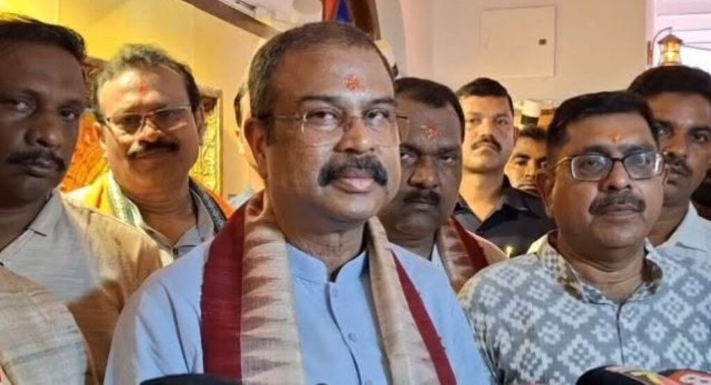 Dharmendra Statement: ନବୀନ ପଟ୍ଟନାୟକଙ୍କୁ ଟାର୍ଗେଟ କଲେ ଧର୍ମେନ୍ଦ୍ର ପ୍ରଧାନ, କହିଲେ… Dharmendra Statement: