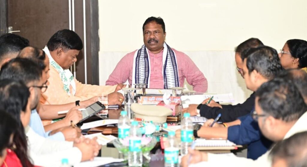 କେନ୍ଦୁଝରରେ ବନ୍ୟା କ୍ଷୟକ୍ଷତି ଆକଳନ ଓ ପୁନରୁଦ୍ଧାର କାର୍ଯ୍ୟର ସମୀକ୍ଷା କଲେ ମନ୍ତ୍ରୀ ଶ୍ରୀ ରବି ନାରାୟଣ ନାଏକ କେନ୍ଦୁଝରରେ ବନ୍ୟା କ୍ଷୟକ୍ଷତି