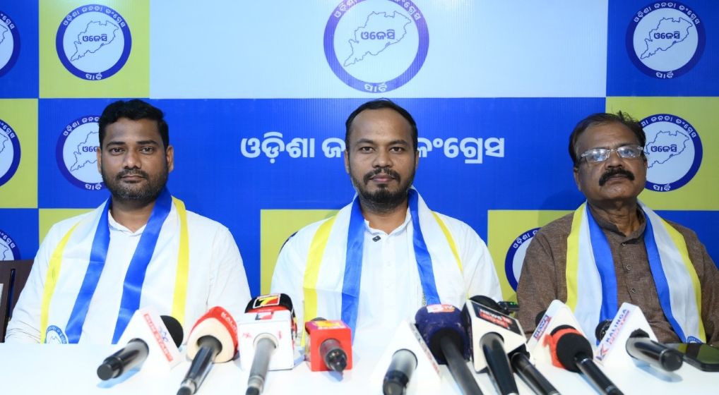 ବନ୍ୟା ପ୍ରପୀଡିତ ଚାଷୀଙ୍କ କ୍ଷତିପୂରଣ ବଢ଼ାଅ, ଋଣ ଛାଡ଼ କର, ଓଜେସି କୃଷକ ମୋର୍ଚ୍ଚାର ୯ ଦଫା ଦାବି ବନ୍ୟା ପୀଡିତ ଚାଷୀ