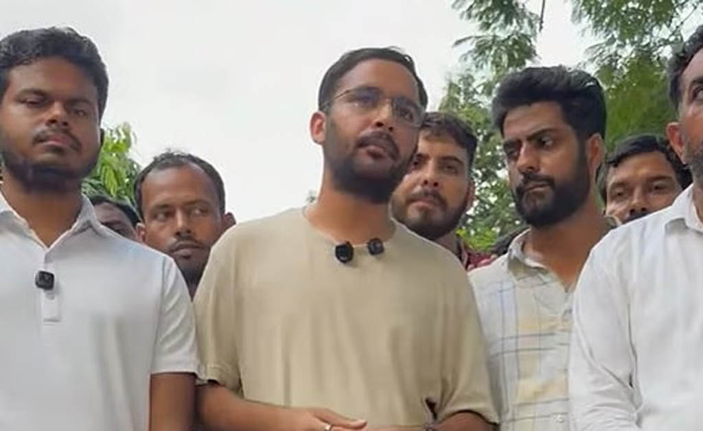 ଜୟପୁରରେ ଆଶୁତୋଷ ରାଙ୍କାଙ୍କୁ ଆକ୍ରମଣ?: CJP କର୍ମୀ ଏବଂ ଗ୍ରାମବାସୀଙ୍କ ମଧ୍ୟରେ ସଂଘର୍ଷ ଆଶୁତୋଷ ରାଙ୍କା