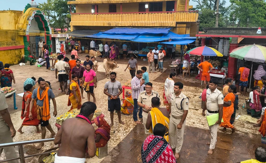 ଶ୍ରାବଣ ମାସରେ ୩୪ ଲକ୍ଷରୁ ଅଧିକ ଭକ୍ତଙ୍କ ସୁରକ୍ଷିତ ଦର୍ଶନ ସୁନିଶ୍ଚିତ କଲା ଓଡ଼ିଶା ପୋଲିସ ଶ୍ରାବଣ ମାସରେ ୩୪ ଲକ୍ଷରୁ ଅଧିକ ଭକ୍ତଙ୍କ ସୁରକ୍ଷିତ ଦର୍ଶନ ସୁନିଶ୍ଚିତ କଲା ଓଡ଼ିଶା ପୋଲିସ