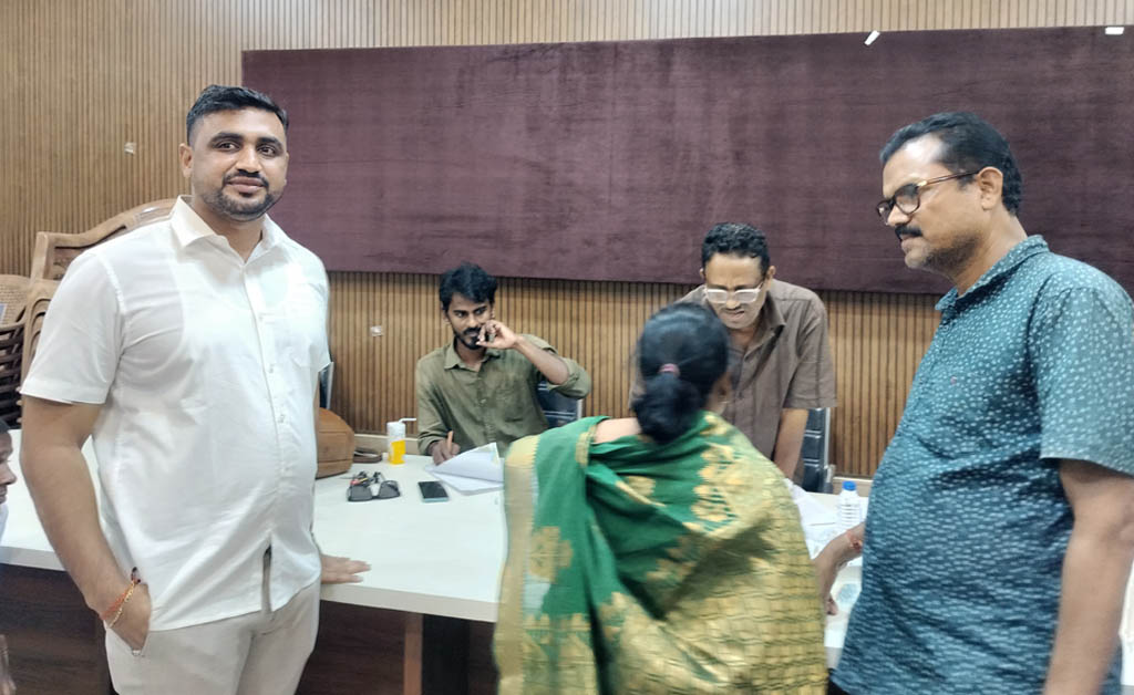 ଖୋରଧା ବ୍ଲକ୍ ପରିସରରେ ଭୀମଭୋଇ ଭିନ୍ନକ୍ଷମ ସାମର୍ଥ୍ୟ ଶିବିର ଅନୁଷ୍ଠିତ ଖୋରଧା ବ୍ଲକ୍ ପରିସରରେ ଭୀମଭୋଇ ଭିନ୍ନକ୍ଷମ ସାମର୍ଥ୍ୟ ଶିବିର ଅନୁଷ୍ଠିତ