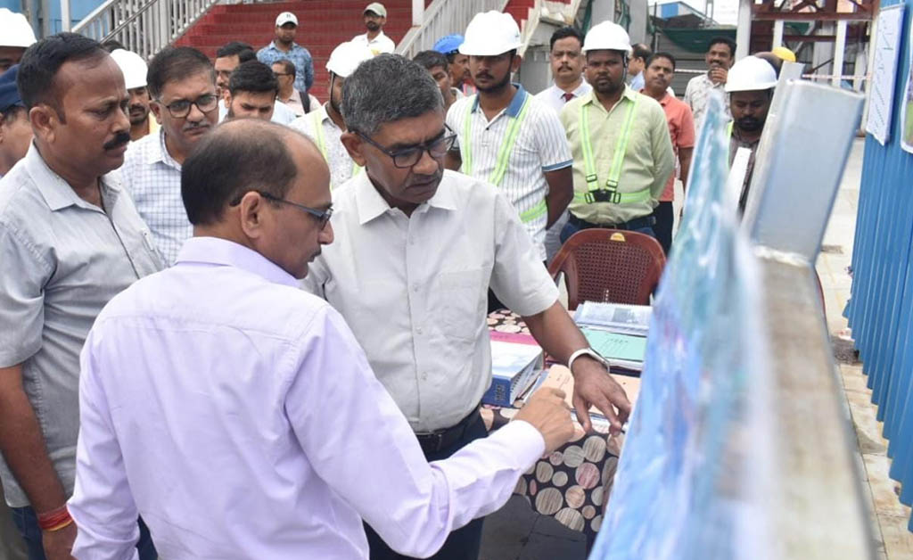 ପୂର୍ବତଟ ରେଳପଥ ମହାପ୍ରବନ୍ଧକଙ୍କ ସମ୍ବଲପୁର-ବଲାଙ୍ଗୀର ସେକ୍ସନ ନିରୀକ୍ଷଣ ପୂର୍ବତଟ ରେଳପଥ ମହାପ୍ରବନ୍ଧକଙ୍କ ସମ୍ବଲପୁର-ବଲାଙ୍ଗୀର ସେକ୍ସନ ନିରୀକ୍ଷଣ