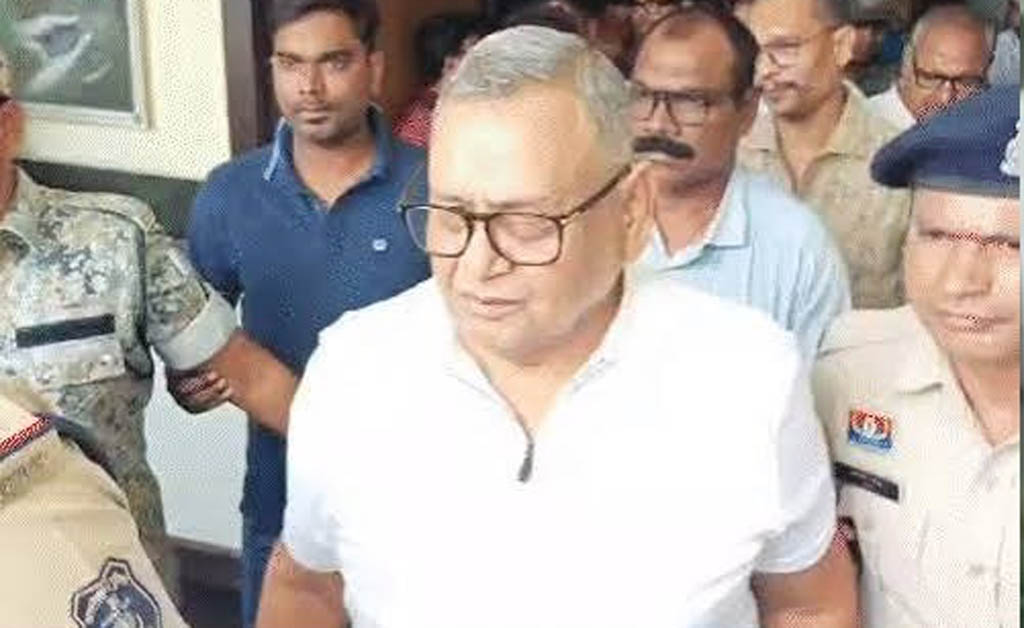 ଇଡିର ବଡ଼ କାର୍ଯ୍ୟାନୁଷ୍ଠାନ: ମଦ ଦୁର୍ନୀତିରେ କଂଗ୍ରେସ ନେତା ରାମ ଗୋପାଳ ଅଗ୍ରୱାଲ ଗିରଫ ଇଡିର ବଡ଼ କାର୍ଯ୍ୟାନୁଷ୍ଠାନ: ମଦ ଦୁର୍ନୀତିରେ କଂଗ୍ରେସ ନେତା ରାମ ଗୋପାଳ ଅଗ୍ରୱାଲ ଗିରଫ