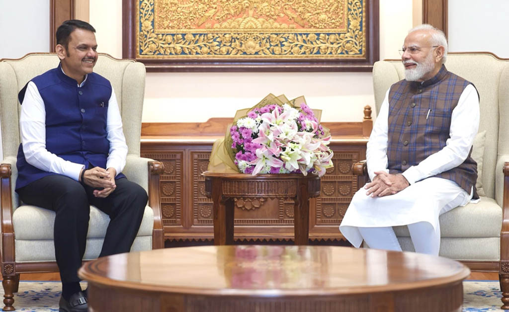 କେନ୍ଦ୍ରୀୟ ରାଜନୀତିକୁ ଆସିବେ ଫଡନାଭିସ୍?: ପ୍ରଧାନମନ୍ତ୍ରୀଙ୍କ ସହ ସାକ୍ଷାତ ପରେ ସ୍ପଷ୍ଟ ହେଲା ଚିତ୍ର କେନ୍ଦ୍ରୀୟ ରାଜନୀତିକୁ ଆସିବେ ଫଡନାଭିସ୍?: ପ୍ରଧାନମନ୍ତ୍ରୀଙ୍କ ସହ ସାକ୍ଷାତ ପରେ ସ୍ପଷ୍ଟ ହେଲା ଚିତ୍ର