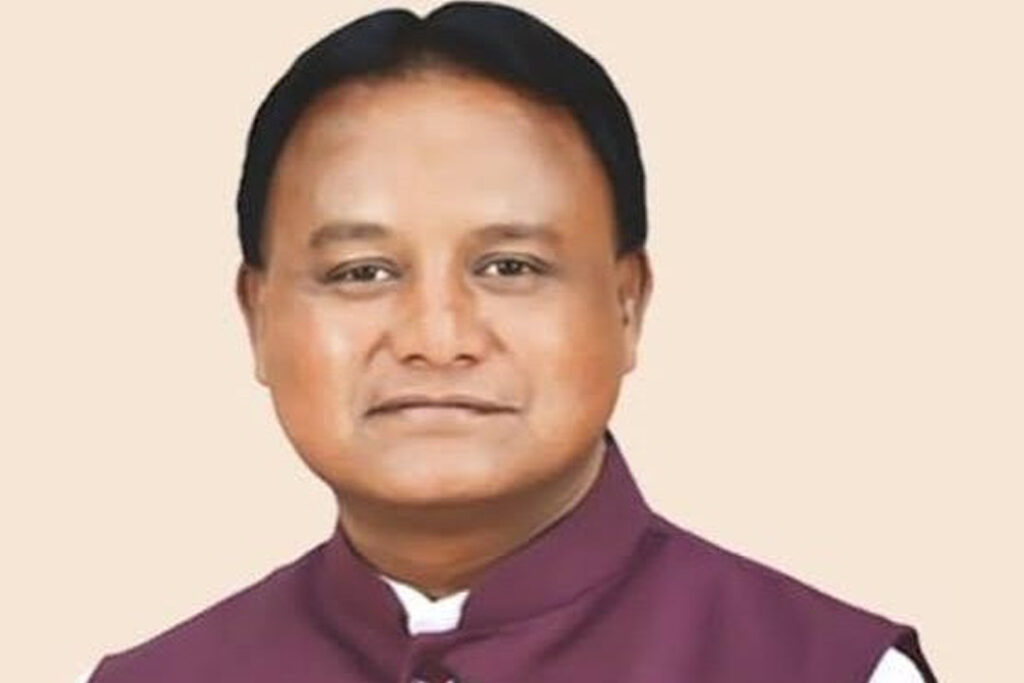 ୫ ଦିନିଆ ୟୁଏଇ ଗସ୍ତରେ ମୁଖ୍ୟମନ୍ତ୍ରୀ: ଓଡ଼ିଶାରେ ପୁଞ୍ଜି ନିବେଶ ପାଇଁ ହେବ ପ୍ରୟାସ Chief Minister Mohan Charan Majhi embarking on a 5-day official tour to the UAE to meet global investors, business leaders, and the Odia diaspora to boost industrial growth in Odisha.