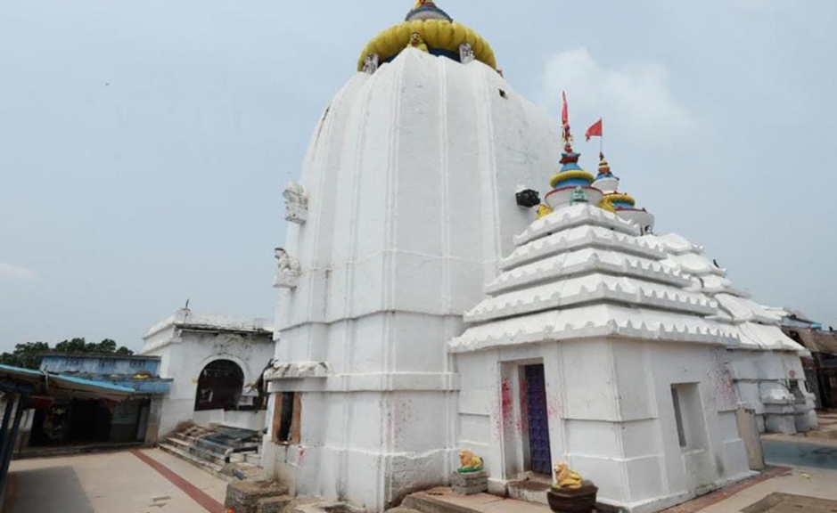 ଧବଳେଶ୍ୱର ପୀଠରେ ୧୬୩ ଧାରା ଜାରି, ୨୯ ତାରିଖ ଯାଏଁ ଦର୍ଶନ ବନ୍ଦ ଧବଳେଶ୍ୱର ପୀଠରେ ୧୬୩ ଧାରା ଜାରି, ୨୯ ତାରିଖ ଯାଏଁ ଦର୍ଶନ ବନ୍ଦ