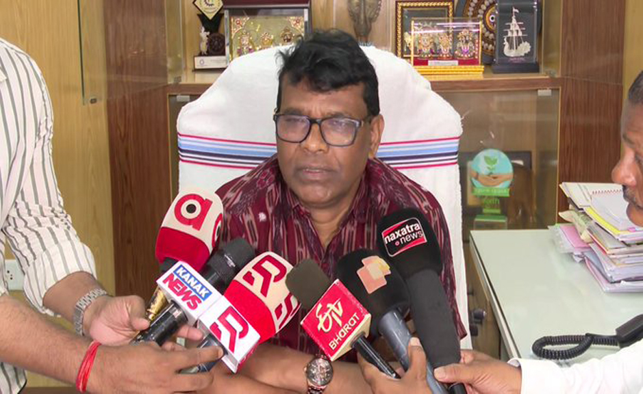 ନନ୍ଦନକାନନ ଗସ୍ତରେ ଉପମୁଖ୍ୟମନ୍ତ୍ରୀ ଓ ଜଙ୍ଗଲ ମନ୍ତ୍ରୀ: ବନ୍ୟପ୍ରାଣୀଙ୍କ ସୁରକ୍ଷା ଉପରେ ଗୁରୁତ୍ୱ ନନ୍ଦନକାନନ ଗସ୍ତରେ ଉପମୁଖ୍ୟମନ୍ତ୍ରୀ ଓ ଜଙ୍ଗଲ ମନ୍ତ୍ରୀ: ବିଶେଷଜ୍ଞଙ୍କ ସହ ଆଲୋଚନା, ବନ୍ୟପ୍ରାଣୀଙ୍କ ସୁରକ୍ଷା ଉପରେ ଗୁରୁତ୍ୱ