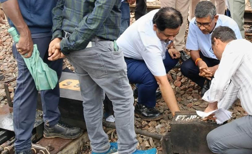ପୂର୍ବତଟ ରେଳପଥ ମହାପ୍ରବନ୍ଧକଙ୍କ ରାୟଗଡ଼ା–କୋରାପୁଟ–ଜୟପୁର ରେଳ ସେକ୍ସନ୍ ପରିଦର୍ଶନ ପୂର୍ବତଟ ରେଳପଥ ମହାପ୍ରବନ୍ଧକଙ୍କ ରାୟଗଡ଼ା–କୋରାପୁଟ–ଜୟପୁର ରେଳ ସେକ୍ସନ୍ ପରିଦର୍ଶନ