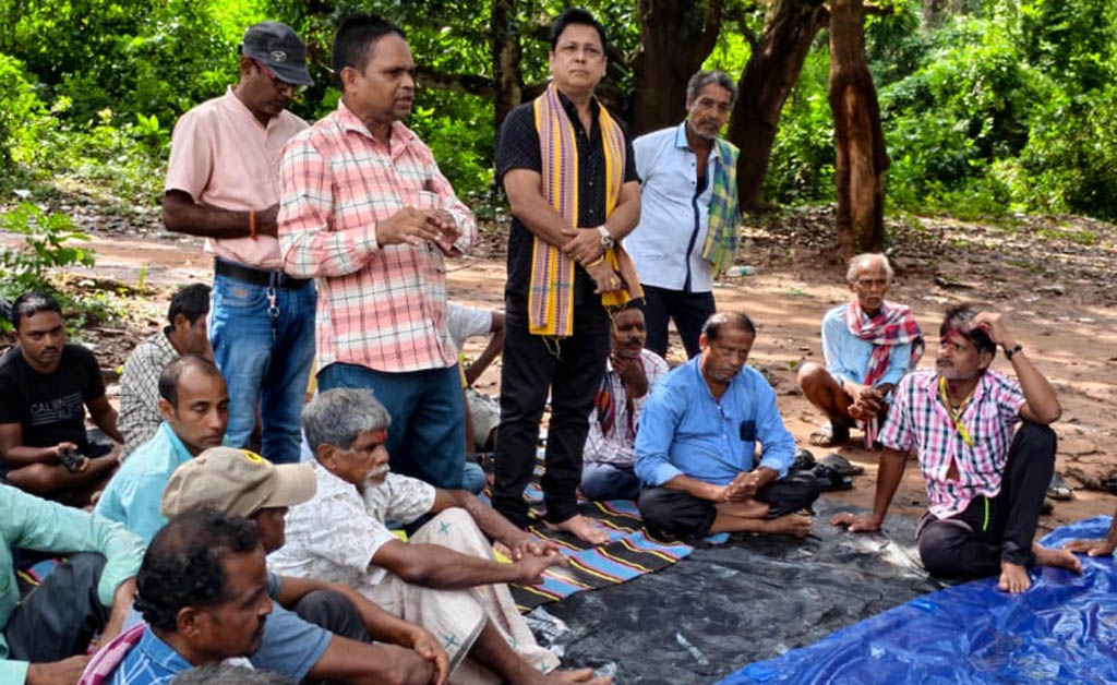 ବାଣପୁର: ଭଲ ଅମଳ ପାଇଁ ମା’ଙ୍କ ନିକଟରୁ ଆଜ୍ଞାମାଳ ଗ୍ରହଣ କଲେ ଶତାଧିକ କୃଷକ ବାଣପୁର