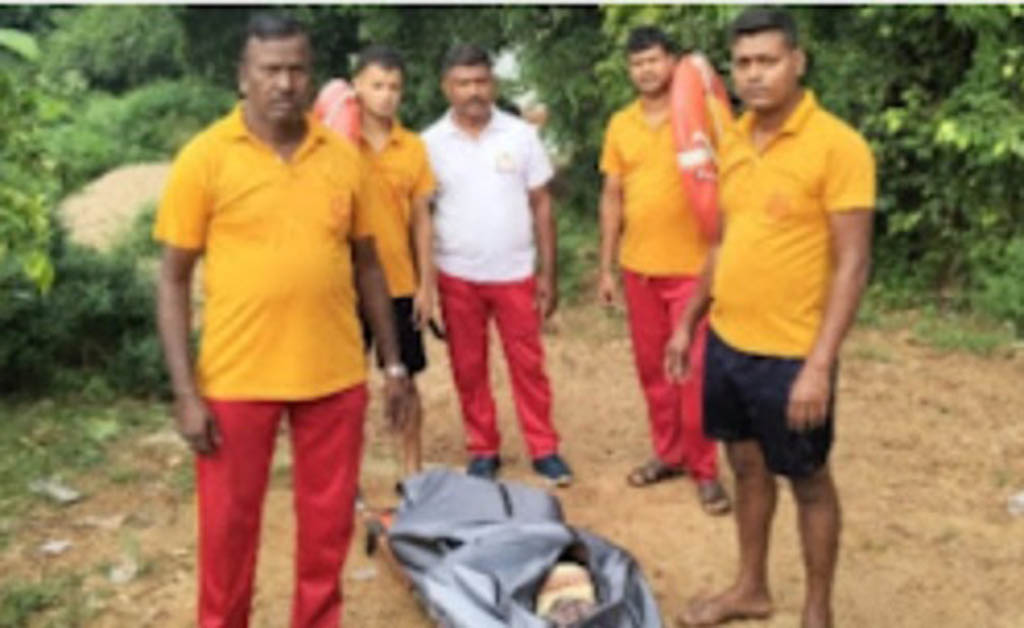 ଗଣେଶ ମୁର୍ତ୍ତି ବିସର୍ଜନ ବେଳେ ରୁଷିକୁଲ୍ୟା ନଦୀରେ ଭାସି ଯୁକ୍ତ ୩ ଛାତ୍ରର ପ୍ରାଣହାନୀ ଗଣେଶ ମୁର୍ତ୍ତି ବିସର୍ଜନ ବେଳେ ରୁଷିକୁଲ୍ୟା ନଦୀରେ ଭାସି ଯୁକ୍ତ ୩ ଛାତ୍ରର ପ୍ରାଣହାନୀ
