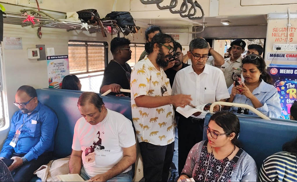 ଗୋଟିଏ ଟ୍ରେନ, ୨୦୦ ବହି ଓ ଶହ ଶହ କାହାଣୀକୁ ନେଇ ପୂର୍ବତଟ ରେଳପଥର ଏକ ନିଆରା ଯାତ୍ରା ଗୋଟିଏ ଟ୍ରେନ, ୨୦୦ ବହି ଓ ଶହ ଶହ କାହାଣୀକୁ ନେଇ ପୂର୍ବତଟ ରେଳପଥର ଏକ ନିଆରା ଯାତ୍ରା