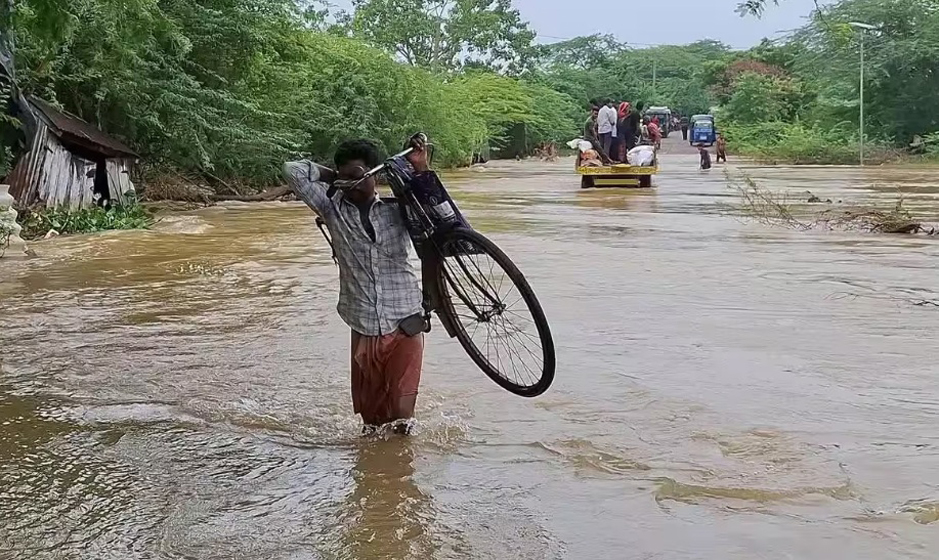 ଉତ୍ତର ବାଲେଶ୍ୱରରେ ସୁବର୍ଣ୍ଣରେଖାର ତୃତୀୟ ବନ୍ୟା: ଶତାଧିକ ଗାଁ ଜଳମଗ୍ନ ସହିତ ଯୋଗାଯୋଗ ବିଚ୍ଛିନ୍ନ