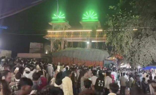 ଭକ୍ତଙ୍କ ଉପରେ ମାଡ଼ିଗଲା ଟ୍ରକ୍, ୧୫ ମୃତ Truck runs over devotees; 15 dead