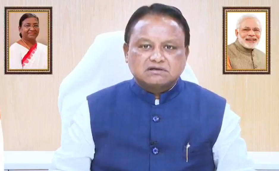 ଗାନ୍ଧୀ ଜୟନ୍ତୀରୁ ଆରମ୍ଭ ହେଲା ୪୪ ଦିନିଆ ‘ଶିଶୁ ଶ୍ରମ ମୁକ୍ତ ଗ୍ରାମ ପଞ୍ଚାୟତ’ ସଚେତନତା ଅଭିଯାନ The Chief Minister is delivering an address regarding the 'Child Labour-Free Gram Panchayat' awareness campaign.
