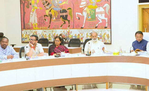 ପ୍ରଧାନମନ୍ତ୍ରୀଙ୍କ ସ୍ୱତନ୍ତ୍ର ଫୋକସ୍ରେ ଓଡ଼ିଶା: ମୁଖ୍ୟମନ୍ତ୍ରୀ Chief Minister Mohan Charan Majhi at the Odisha State Cabinet meeting.