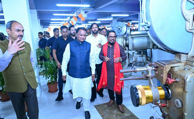 ଏବେ ନୂଆ ରୂପରେ କଳିଙ୍ଗ ଷ୍ଟୁଡ଼ିଓ, ସ୍ୱତନ୍ତ୍ର ଆର୍କାଇଭ୍ ଓ ମ୍ୟୁଜିୟମର ଶୁଭାରମ୍ଭ Chief Minister Mohan Charan Majhi is inaugurating the special archive and museum at ‘Kalinga Studio’.