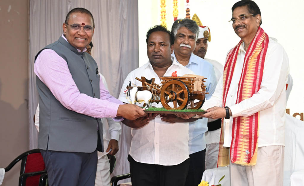 କୋଶଳ ଆନ୍ଧ୍ର କଲଚରାଲ ଆସୋସିଏସନ୍ ର ୨୩ତମ ବାର୍ଷିକ ଉତ୍ସବରେ ଯୋଗ ଦେଲେ ରାଜ୍ୟପାଳ Governor attends Koshal Andhra Cultural Asso. Meeting