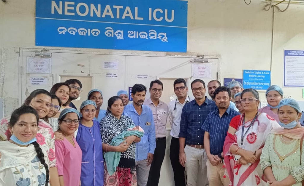 ସମ୍ ଡାକ୍ତରଙ୍କ ସଫଳ ଚିକିତ୍ସା: ୮ ଘଣ୍ଟାର ନବଜାତକୁ ମିଳିଲା ନୂଆ ଜୀବନ ନବଜାତ ଶିଶୁର ଜୀବନ ରକ୍ଷା