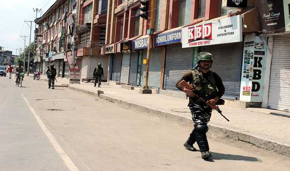 Life remains paralysed for 20th day in Kashmir, restrictions eased