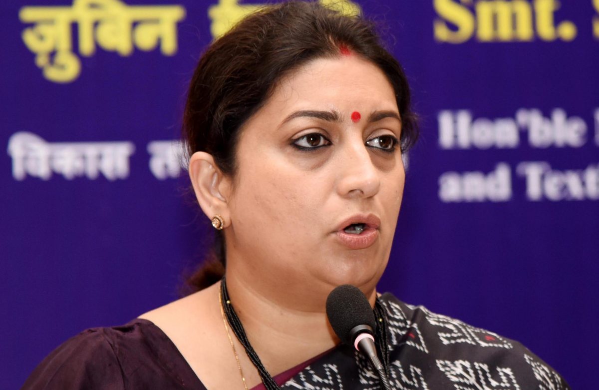 #TwitterAntakshari: Smriti Irani says K.Jo's fave 'Lag ja gale' is wrong song right now